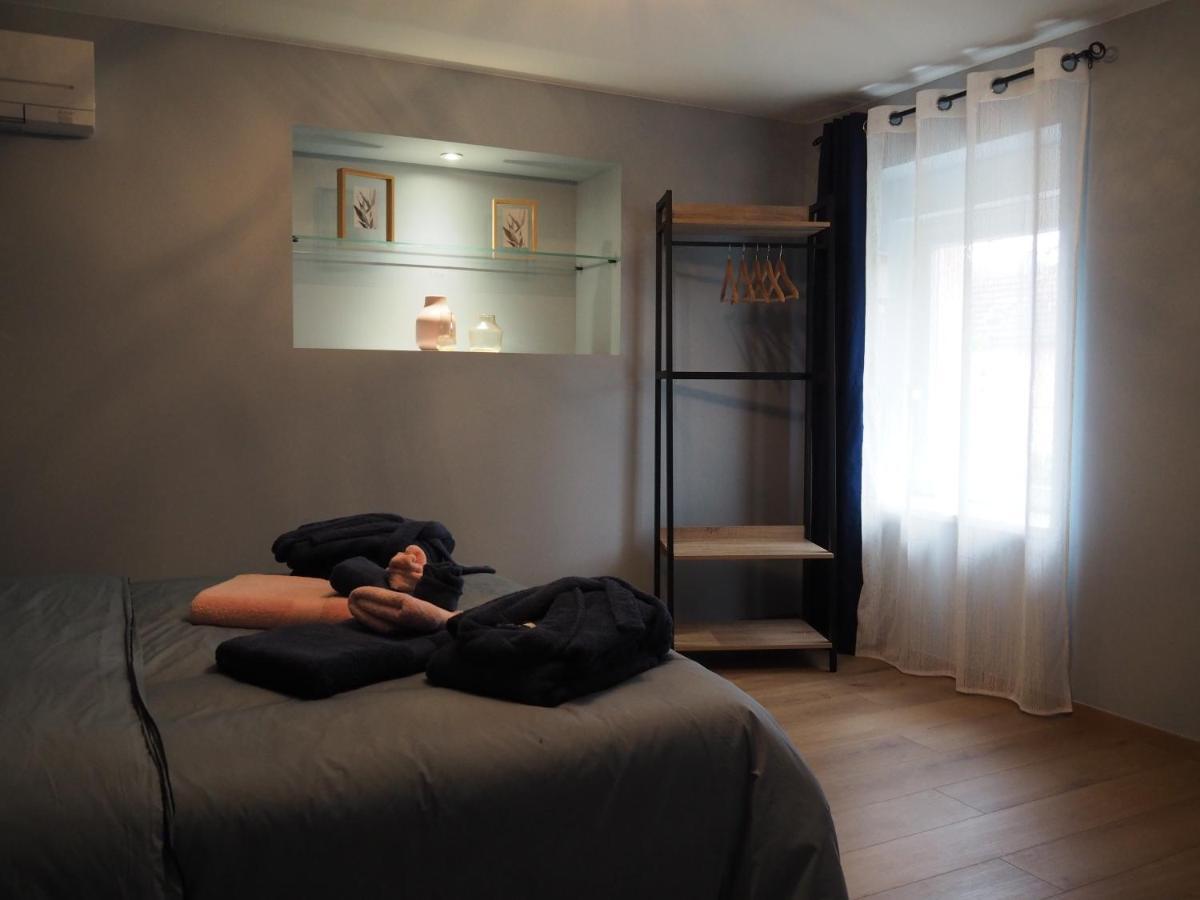 Gite Le Renouveau Avec Jacuzzi Privatif Laveline Exterior foto