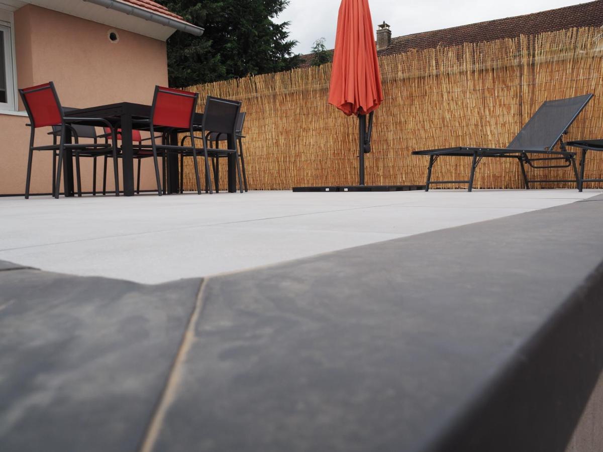 Gite Le Renouveau Avec Jacuzzi Privatif Laveline Exterior foto